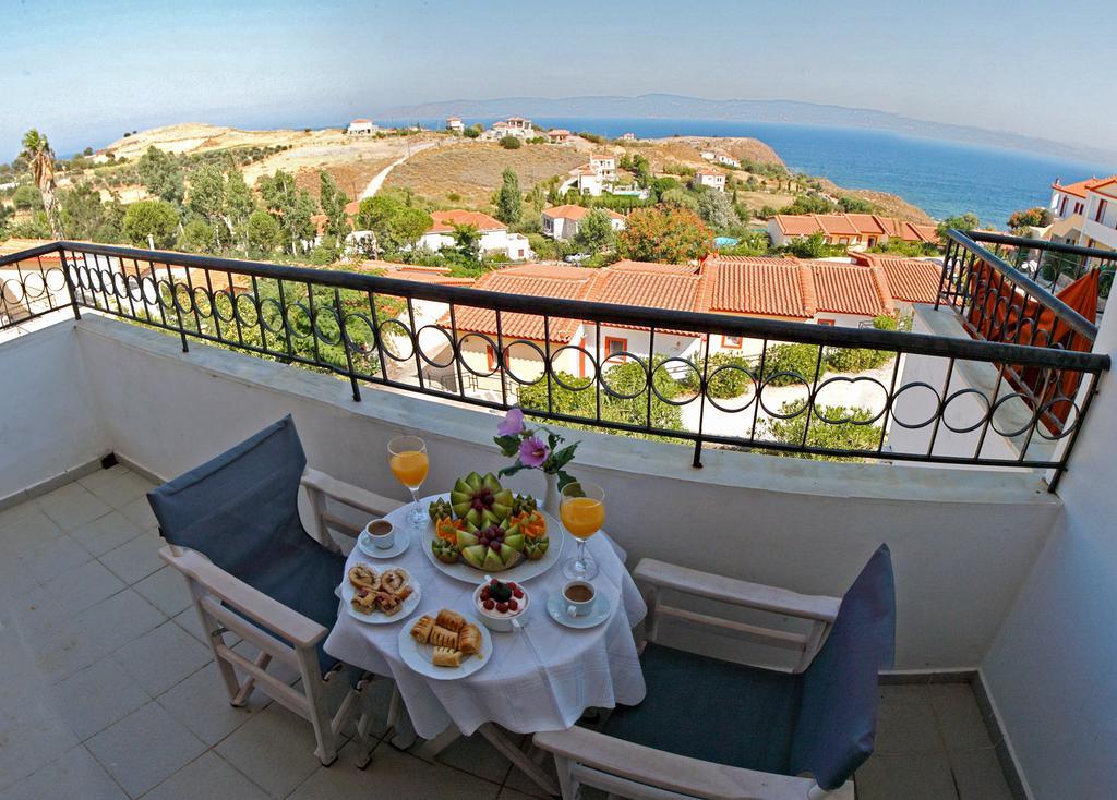 Belvedere Aeolis Hotel Mythimna Esterno foto